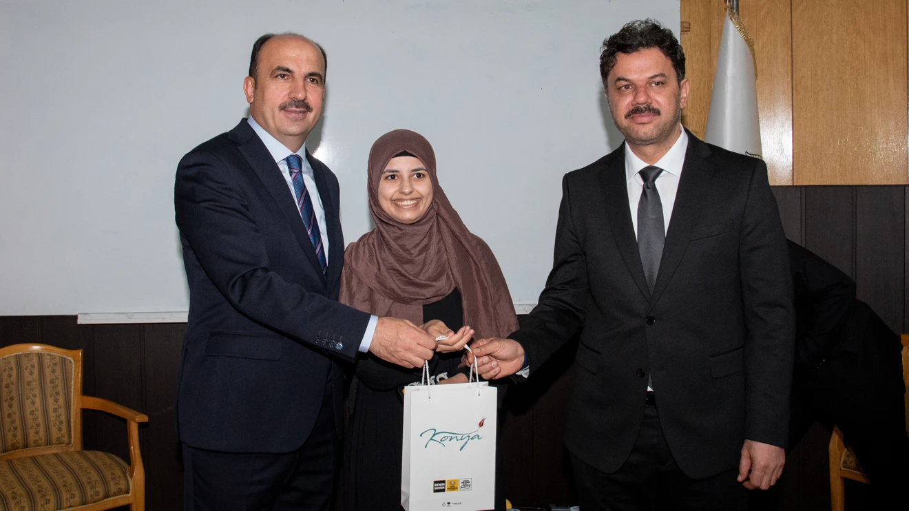 Büyükşehir Belediye Başkanı Altay, Selçuk Üniversitesi öğrencileriyle buluştu